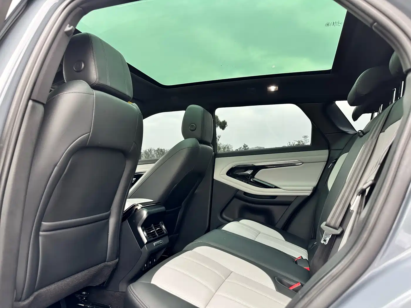 Land Rover Range Rover Evoque 2020 249PS R-DYNAMIC SE Sport Tech Edition фото 13
