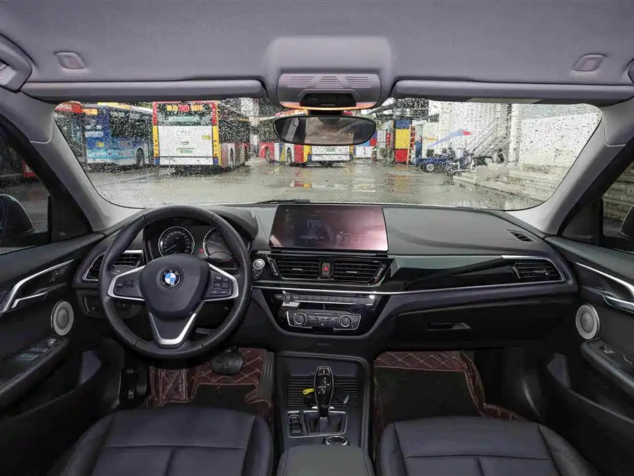 BMW 1 Series 2022 120i M Sport фото 5