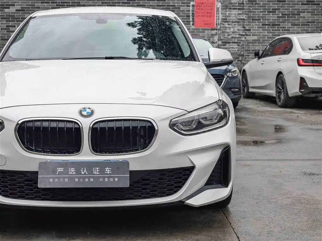 BMW 1 Series 2022 120i M Sport фото 21