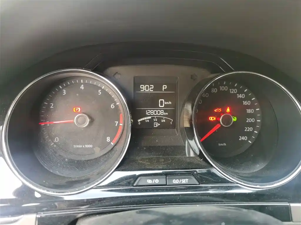 Volkswagen Bora 2014 1.6L Automatic Comfort Edition фото 5