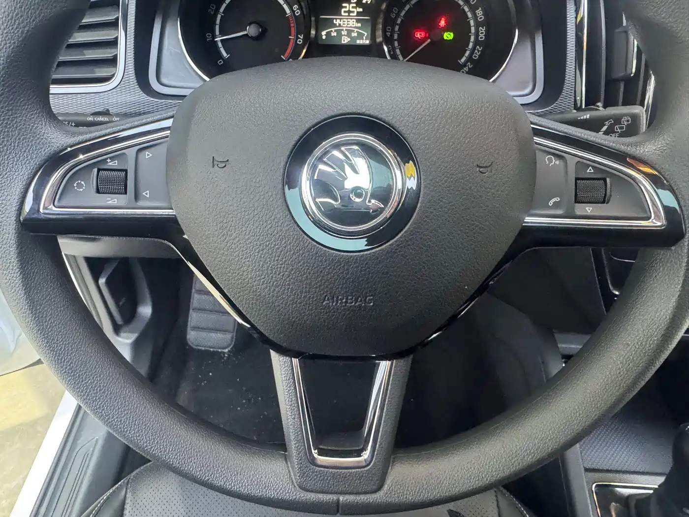 Škoda Kamiq 2022 1.5L Automatic Comfort Edition фото 11