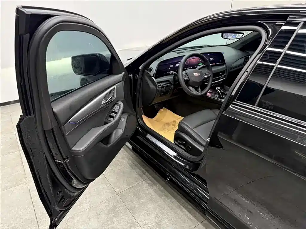 Cadillac CT5 2025 Model 28T Urban Sport Edition фото 4