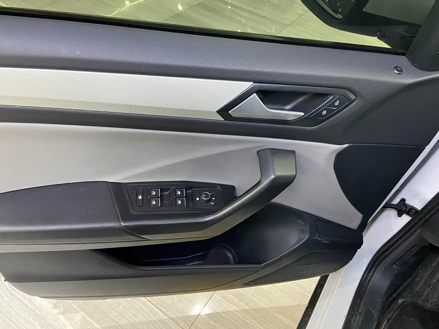 Volkswagen T-ROC 2023 280TSI DSG 2WD Time Edition фото 15