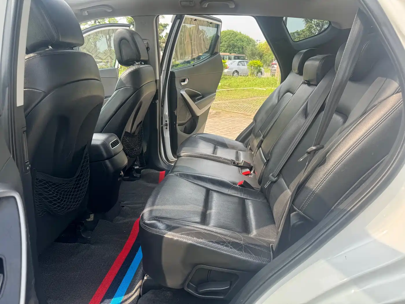 Hyundai Santa Fe 2015 2.4L Automatic 4WD Smart 5-seater фото 11