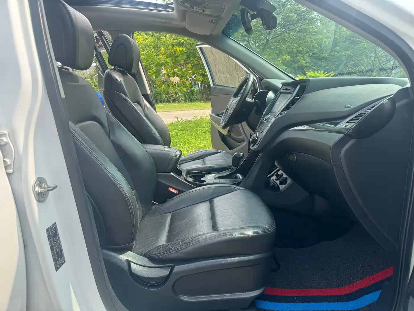 Hyundai Santa Fe 2015 2.4L Automatic 4WD Smart 5-seater фото 12