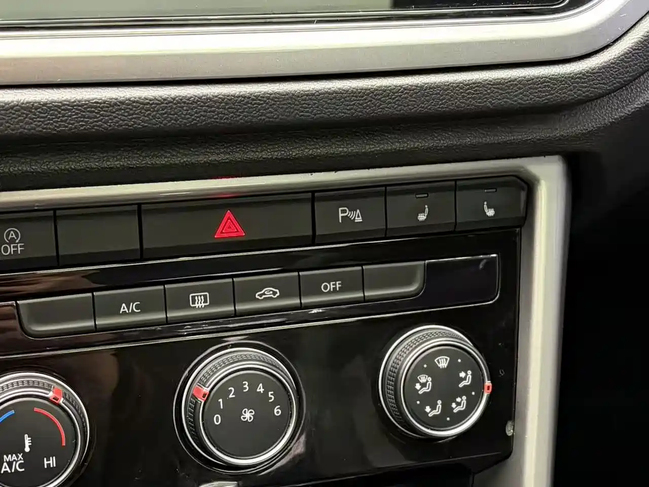 Volkswagen T-ROC 2022 280TSI DSG 2WD Elite PLUS фото 20