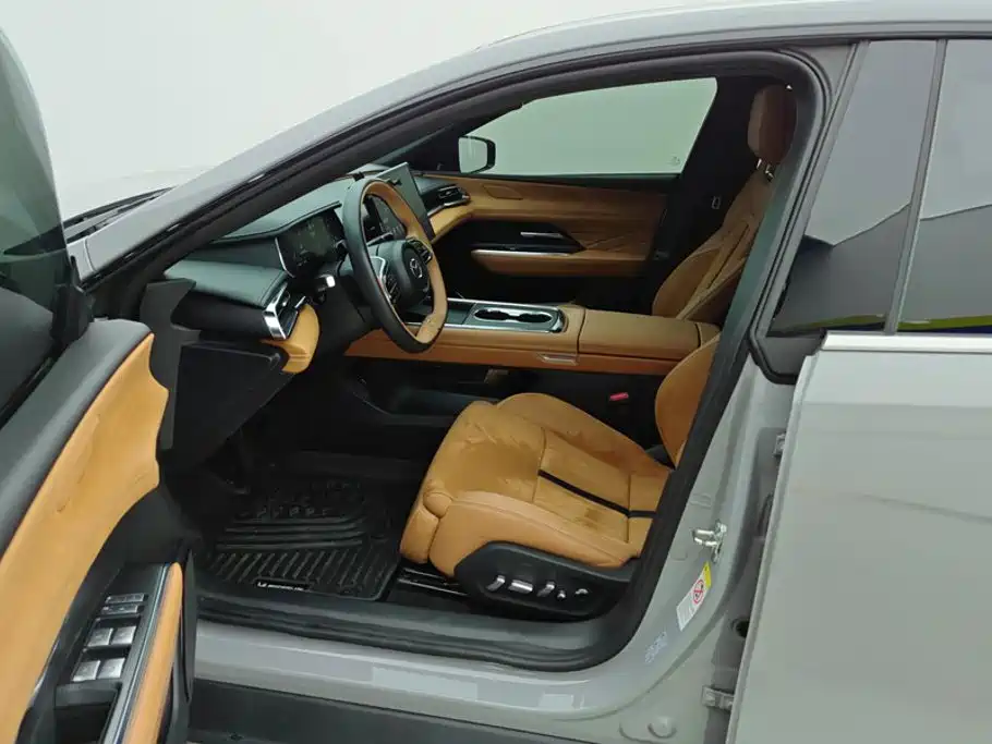Фото 9 - Mazda EZ-6