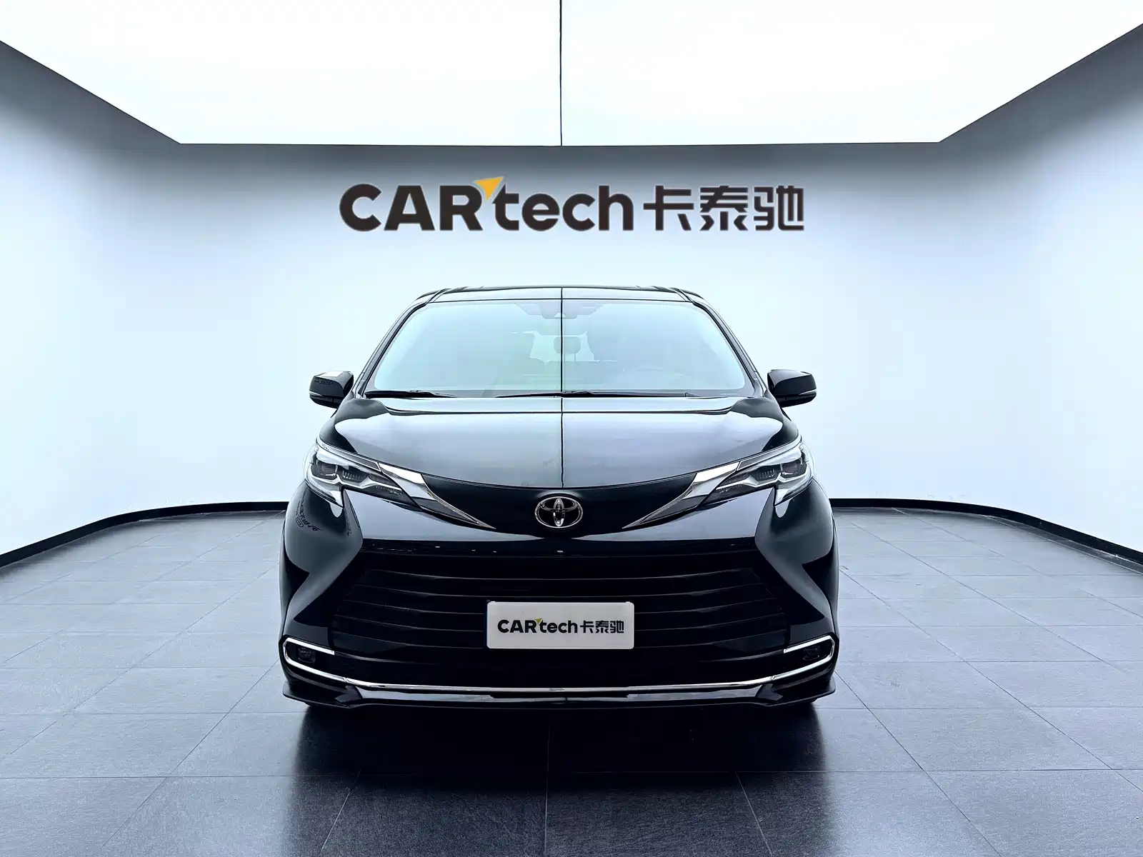 Фото 2 - Toyota Sienna