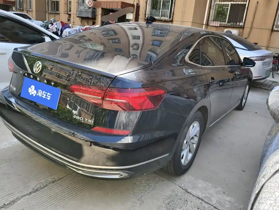 Photo 3 - Volkswagen Passat
