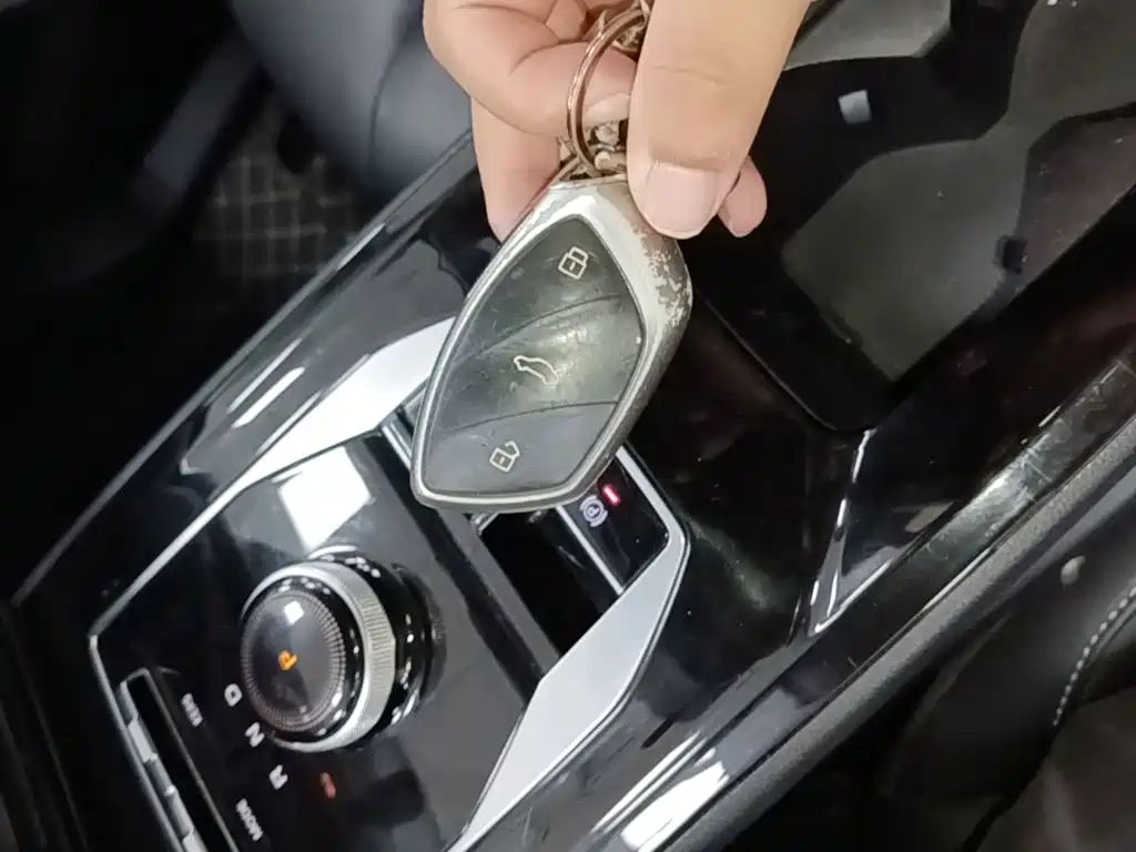Фото 9 - Roewe Ei5