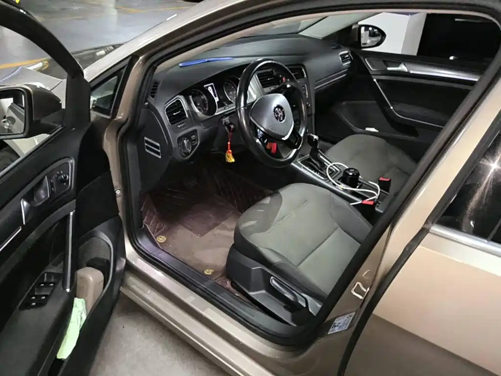 Фото 8 - Volkswagen Golf