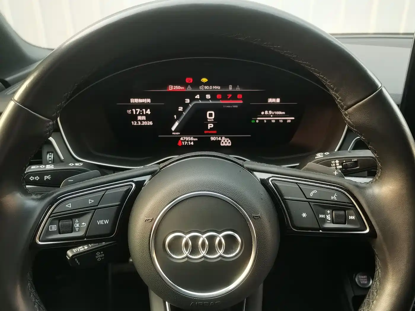 Audi A4L 2023 40 TFSI quattro Luxury Sport фото 3