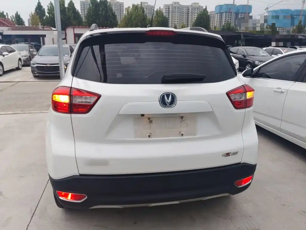 Фото 6 - Changan CS15