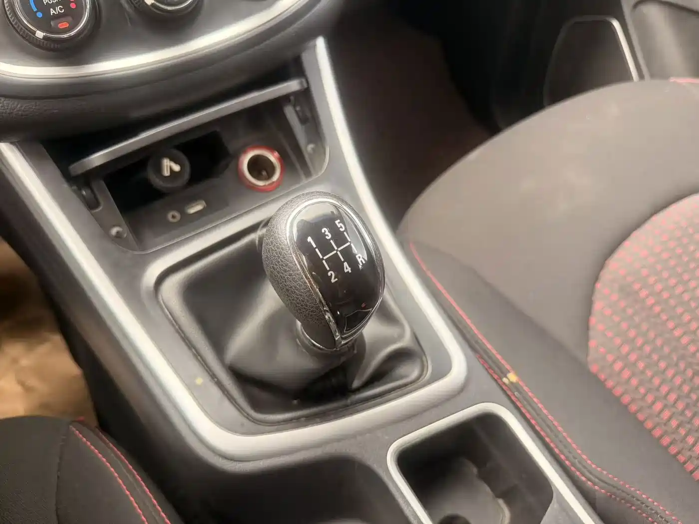 Фото 21 - Baojun 560