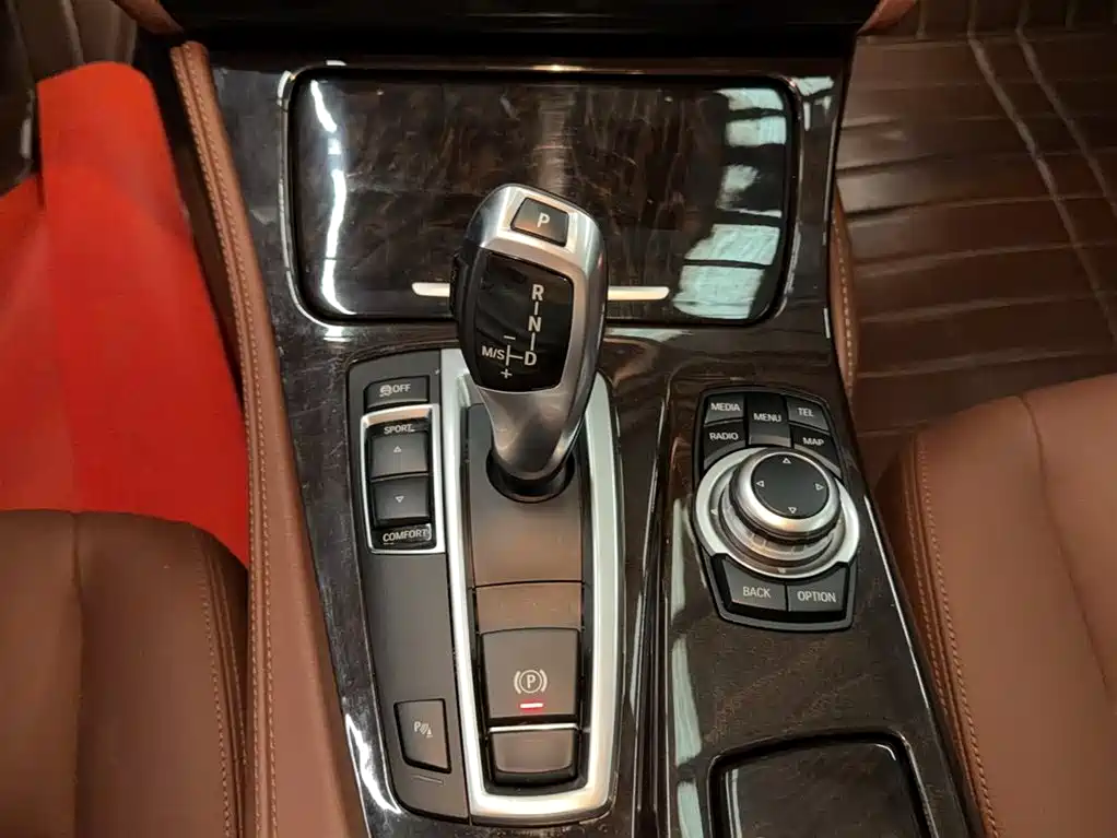 BMW 5 Series 2017 525Li Leading Edition фото 9