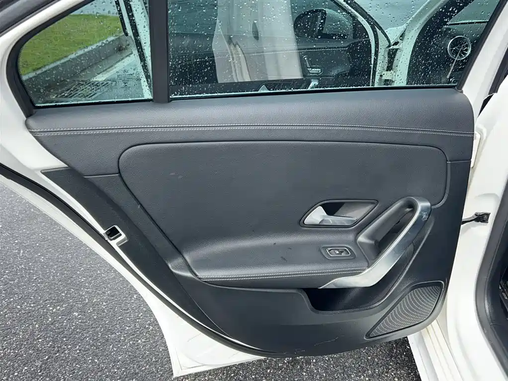 Mercedes-Benz A-Class 2021 A 200 L Sport Sedan Fashion Edition фото 10