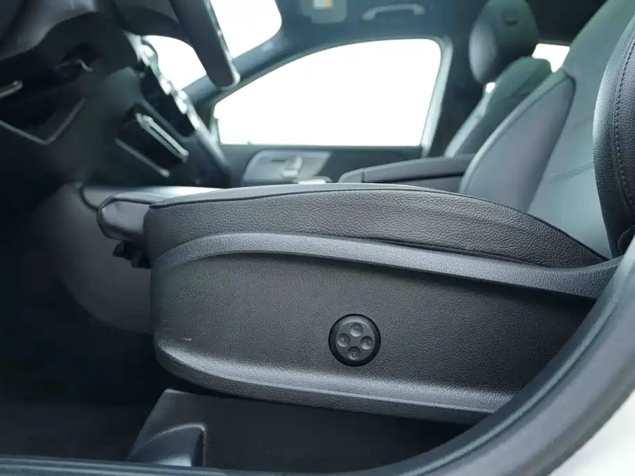 Mercedes-Benz GLA 2023 2023 GLA 220