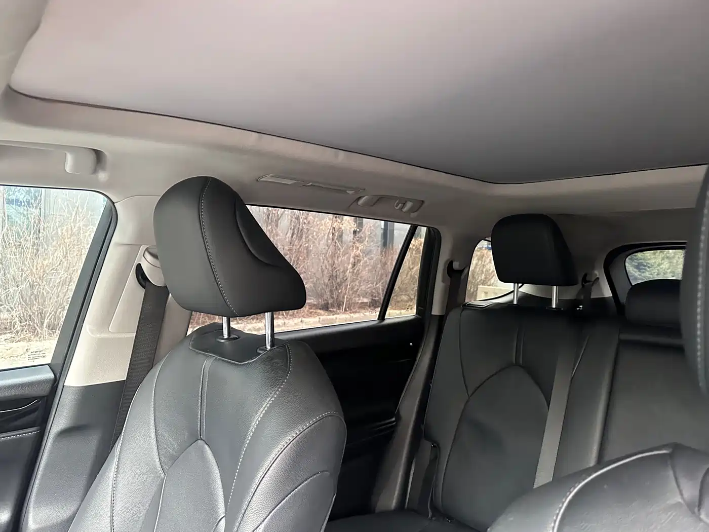 Toyota Highlander 2022 Model Dual Engine 2.5L 4WD Premium Edition 7-Seater фото 12