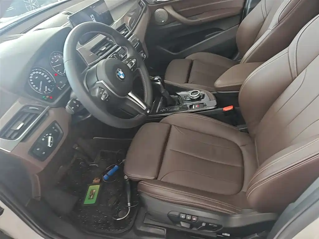 BMW X1 2018 sDrive18Li Premium Model фото 15