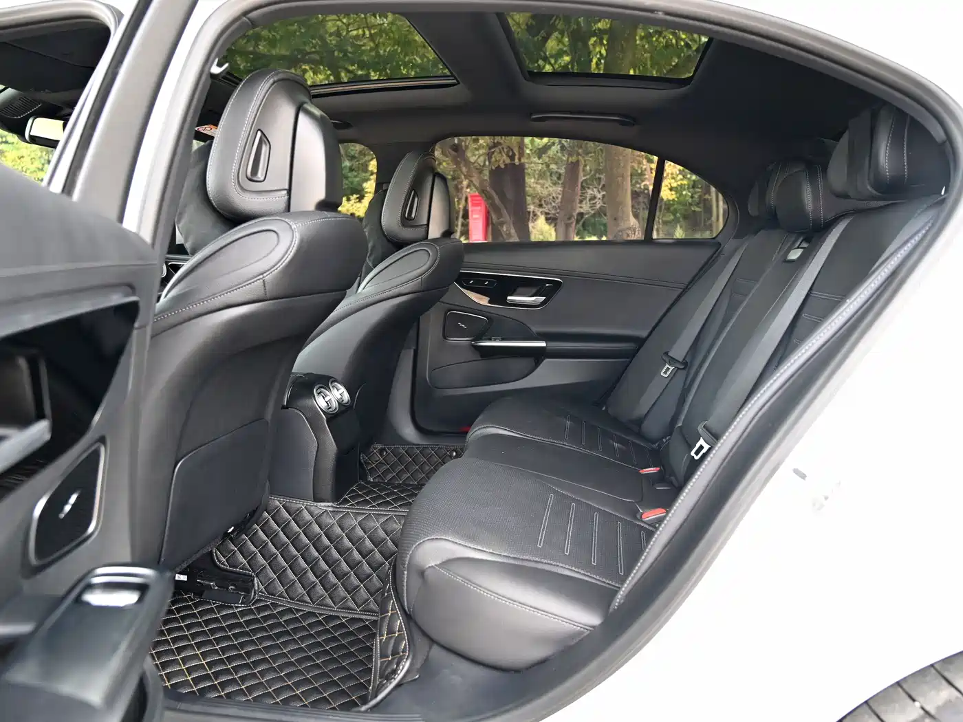 Mercedes-Benz C-Class 2023 C 260 L Sport фото 9