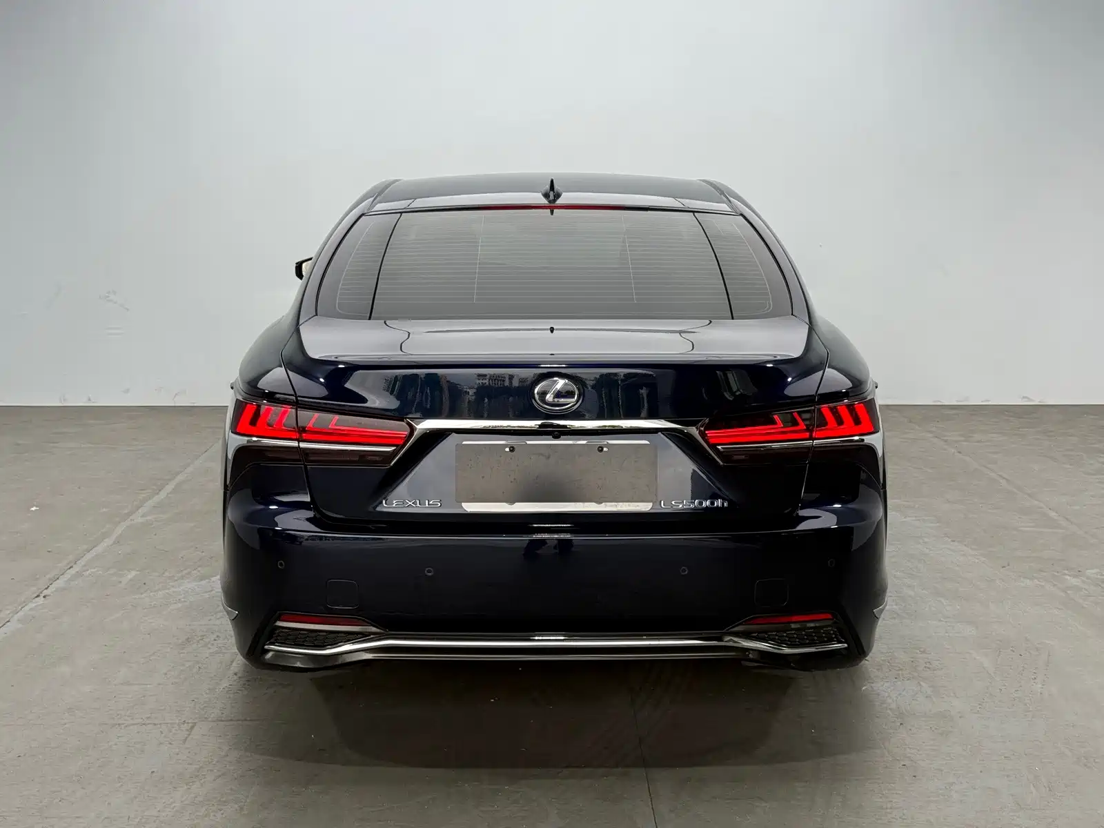 Фото 6 - Lexus LS