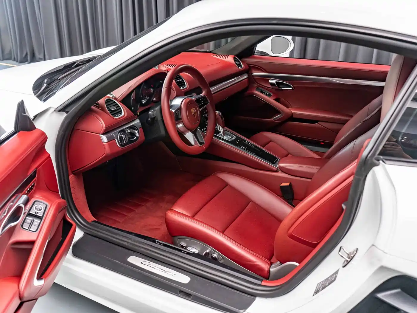 Porsche 718 2018 Cayman 2.0T фото 7