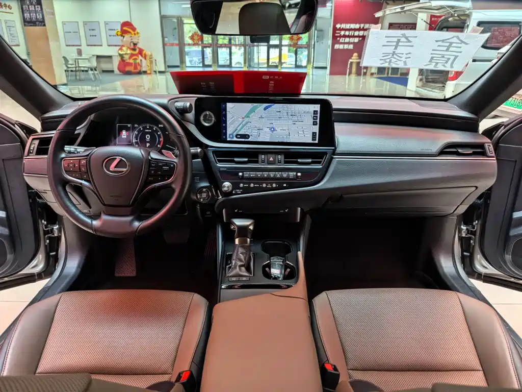Lexus ES 2023 200 Excellence Edition фото 11
