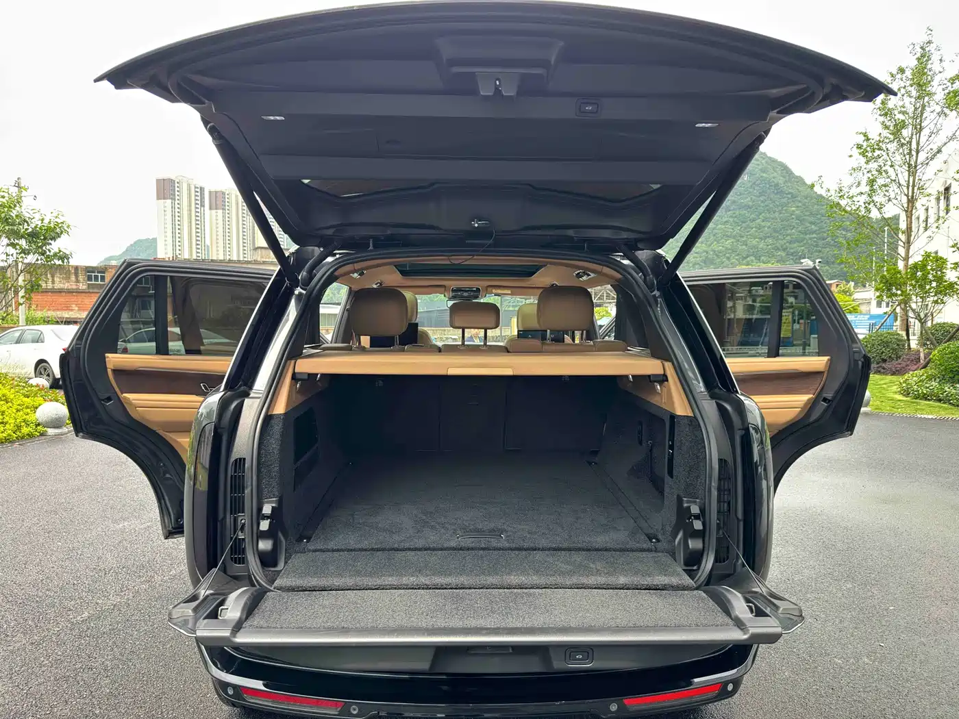 Land Rover Range Rover 2023 3.0 L6 400PS Genesis Extended Version фото 17