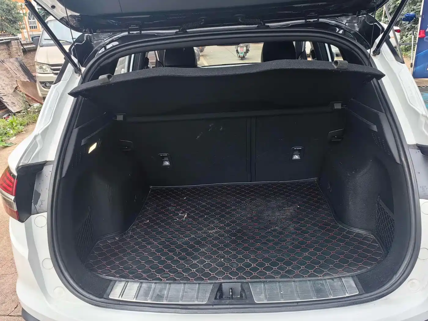 GEELY AUTOMOBILE BINYUE