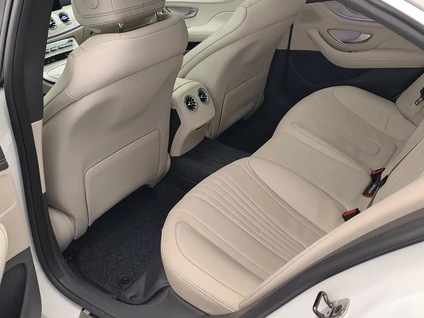 Mercedes-Benz CLS 2022 CLS 300 Luxury фото 11