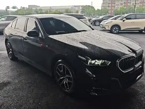 Фото 3 - BMW i5