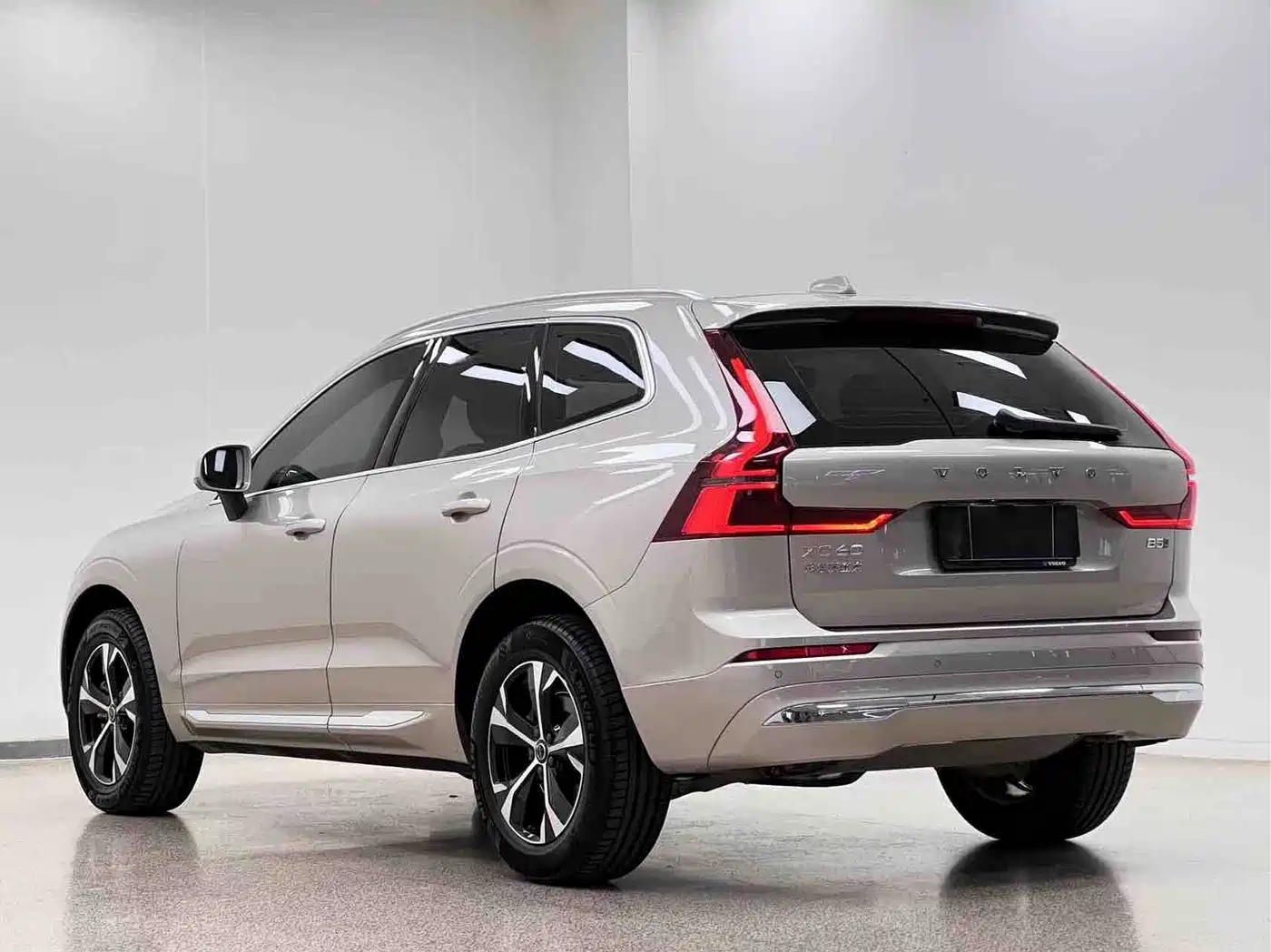 Volvo XC60 2026 2026 Model B5 AWD Smart Elite Luxury