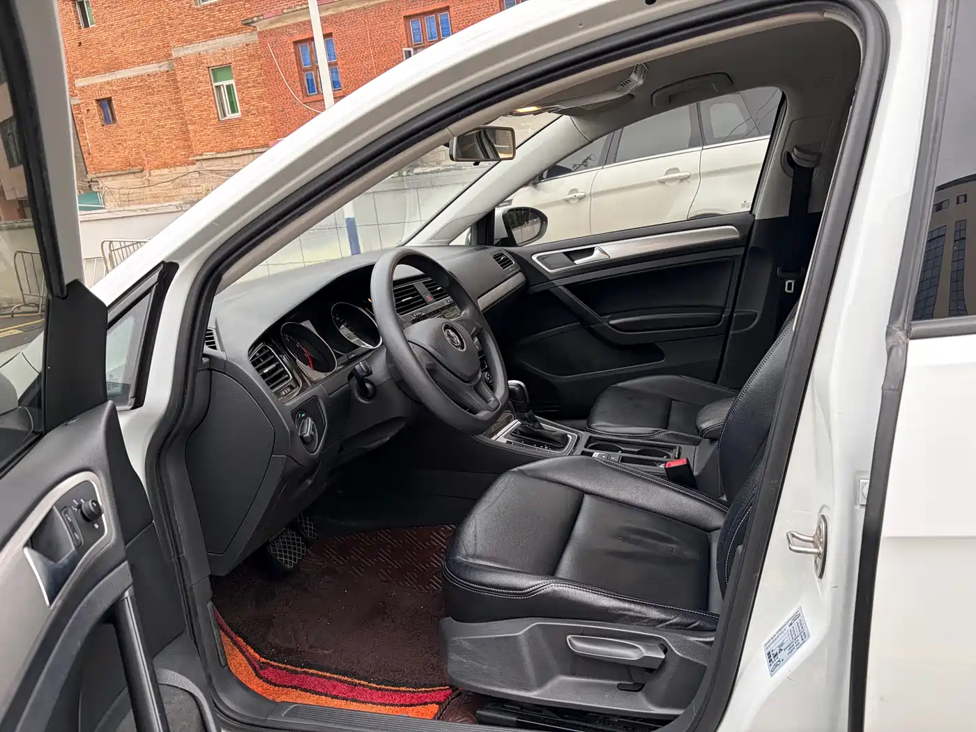 Volkswagen Golf 2018 1.6L Automatic Fashion фото 4