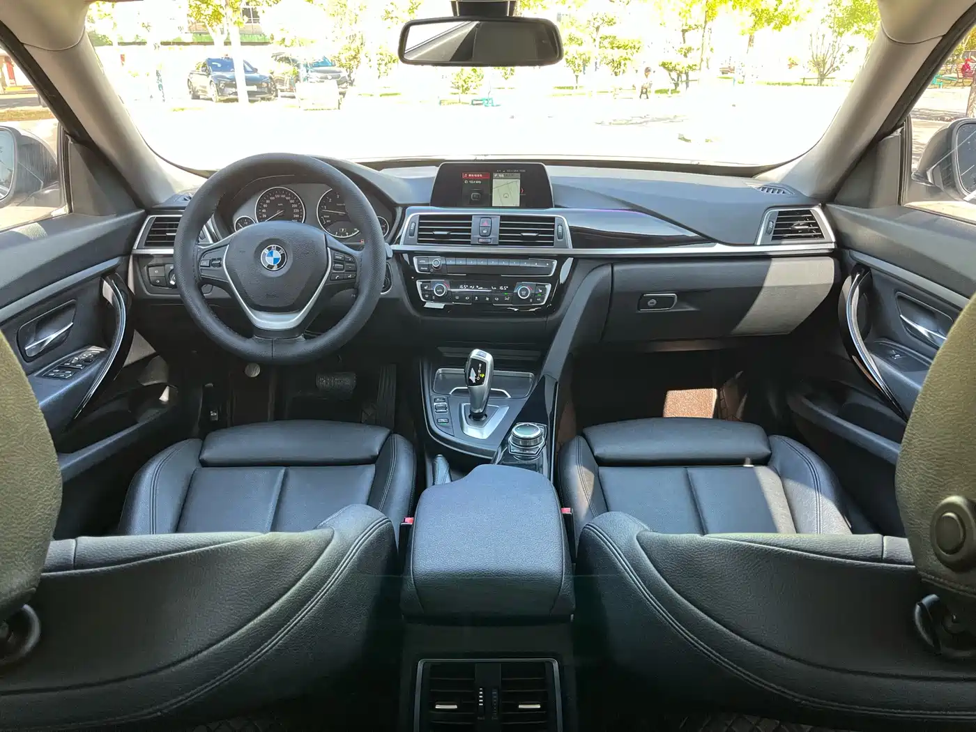 BMW 3 Series GT 2018 320i Fashion фото 9