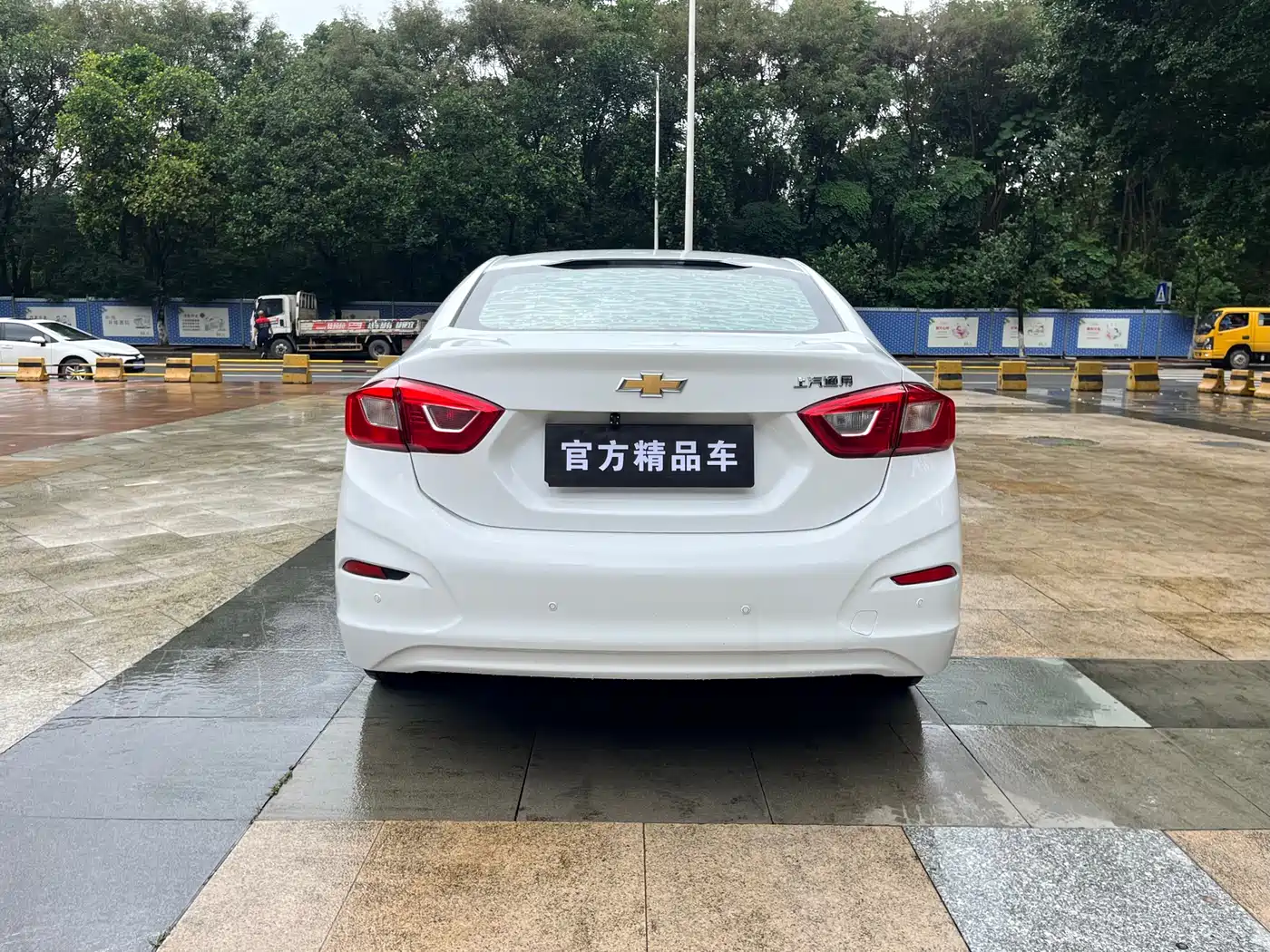 Chevrolet Cruze 2017 1.5L Automatic Pioneer Sunroof фото 4
