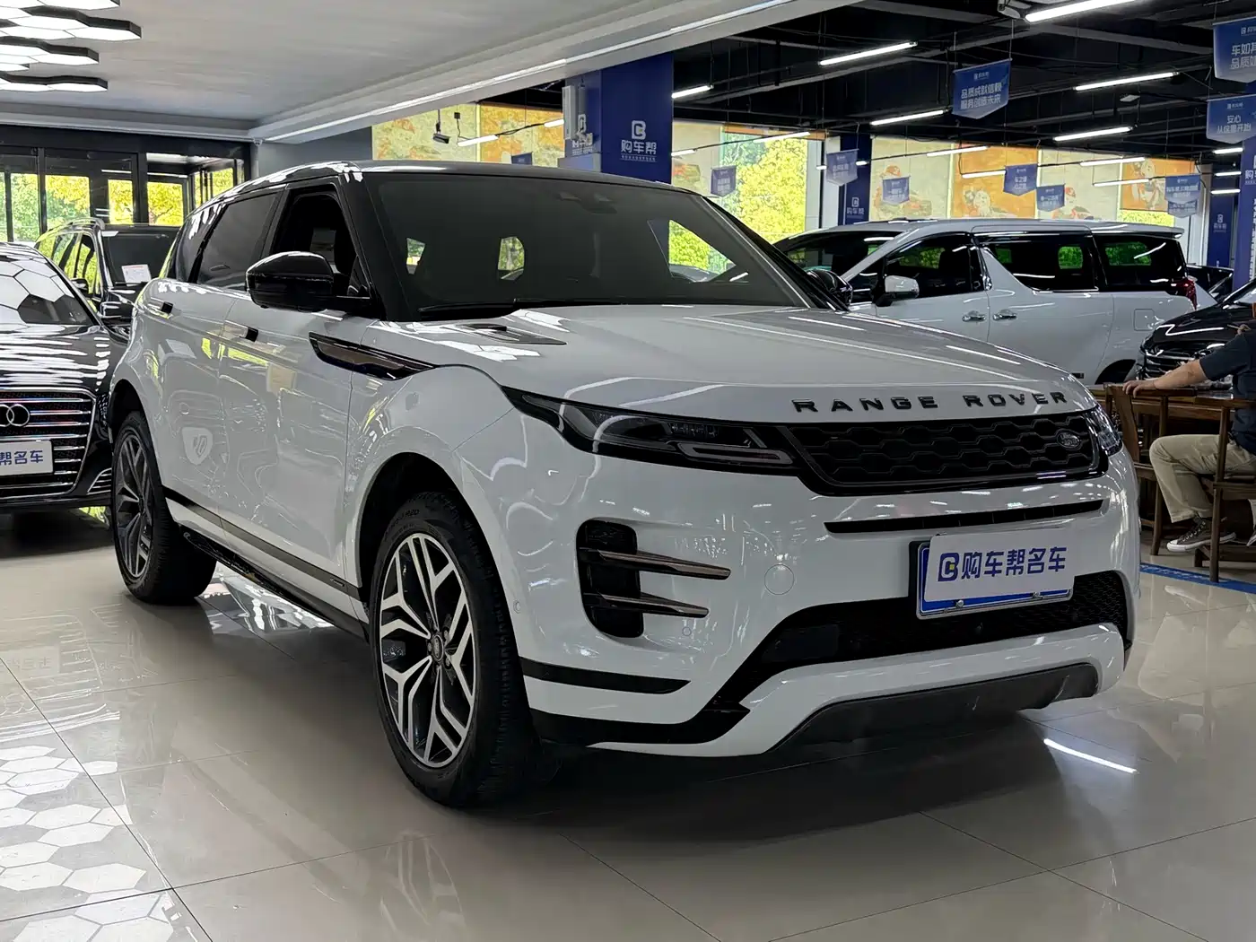 Land Rover Range Rover Evoque 2020 249PS R-DYNAMIC SE Sport Tech Edition фото 3