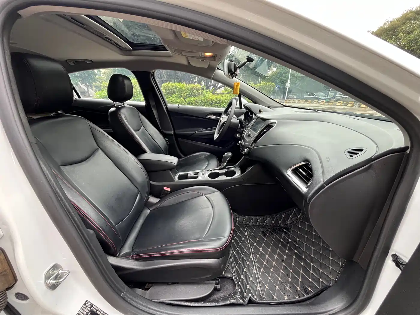 Chevrolet Cruze 2017 1.5L Automatic Pioneer Sunroof фото 10