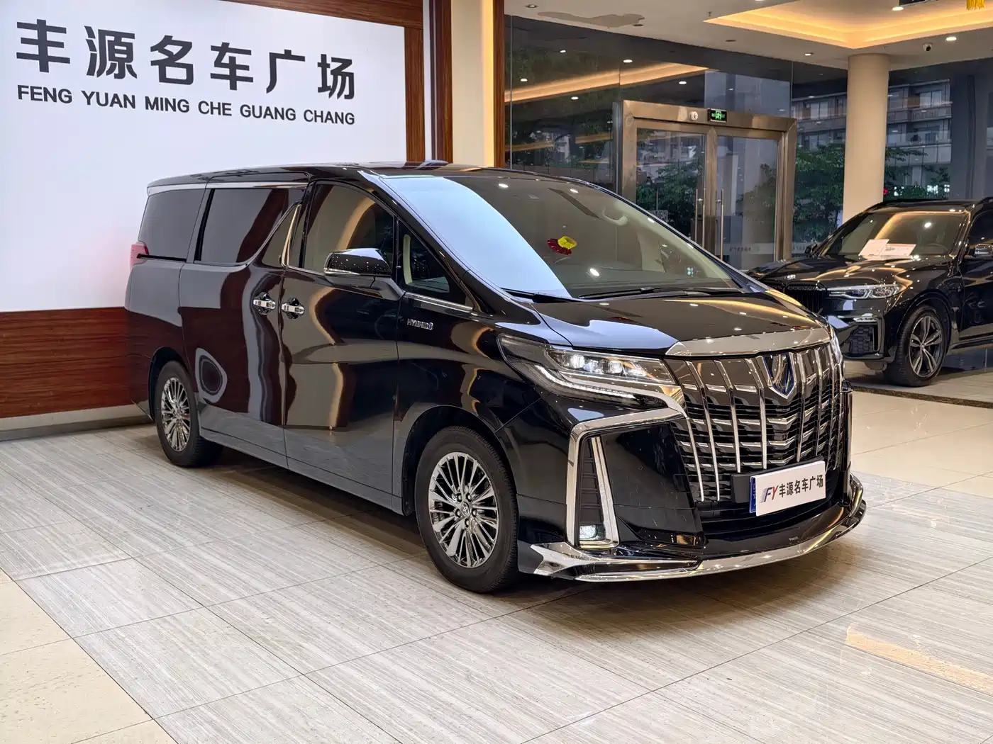 Toyota Alphard 2021 Hybrid 2.5L Premium фото 3