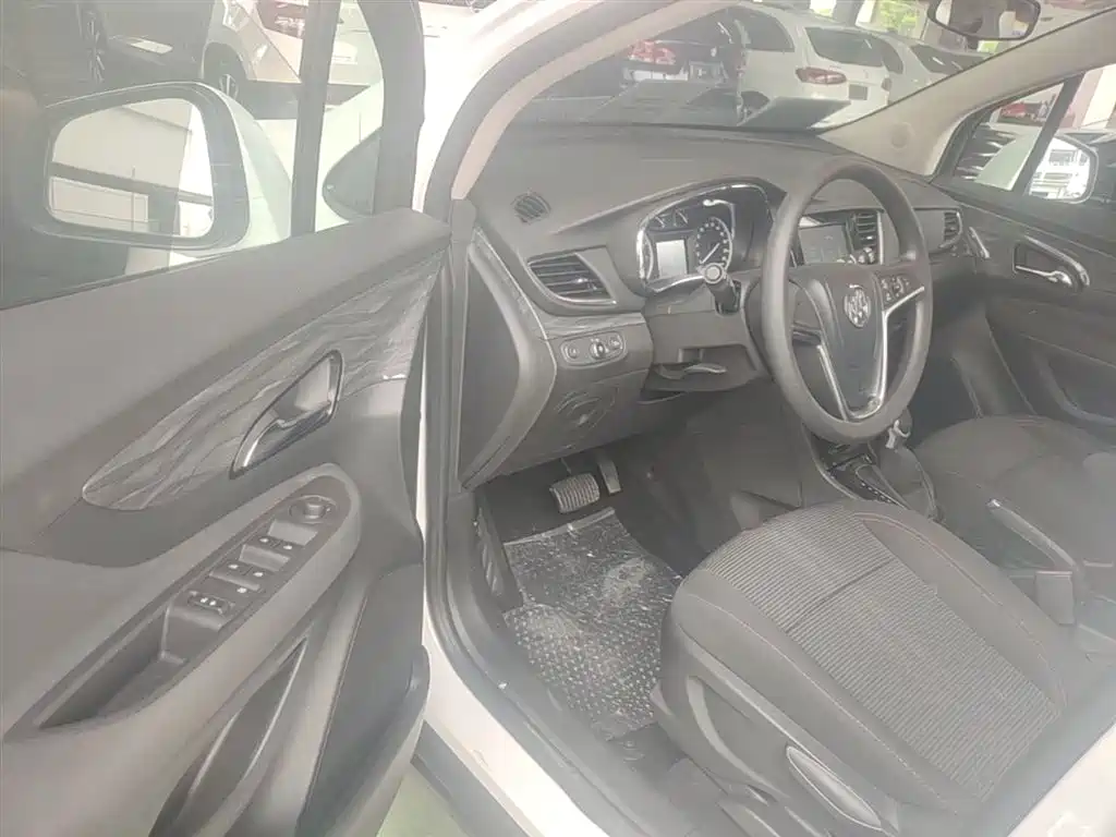 Buick Encore 2018 18T Automatic 2WD Urban Leading фото 16