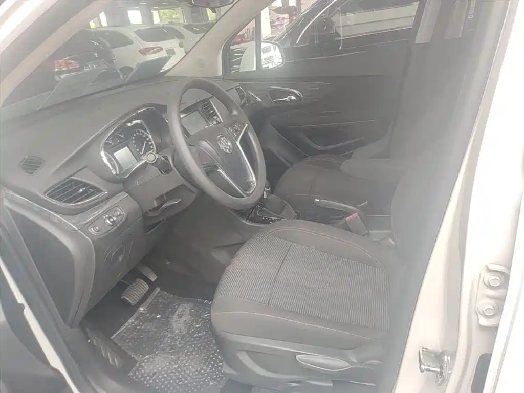 Buick Encore 2018 18T Automatic 2WD Urban Leading фото 15
