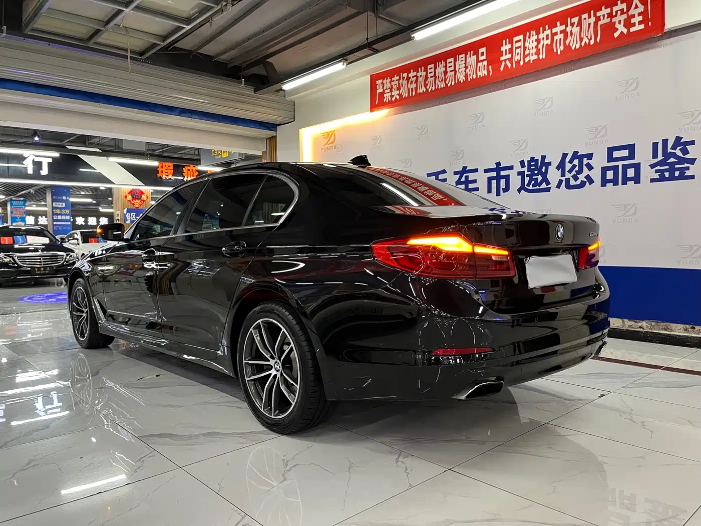 BMW 5 Series 2018 528Li Launch Special Edition фото 3