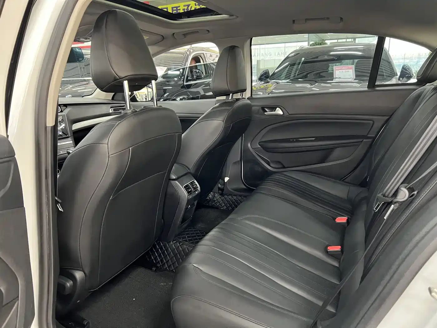 Peugeot 408 2019 360THP Auto Luxury Edition China VI фото 6