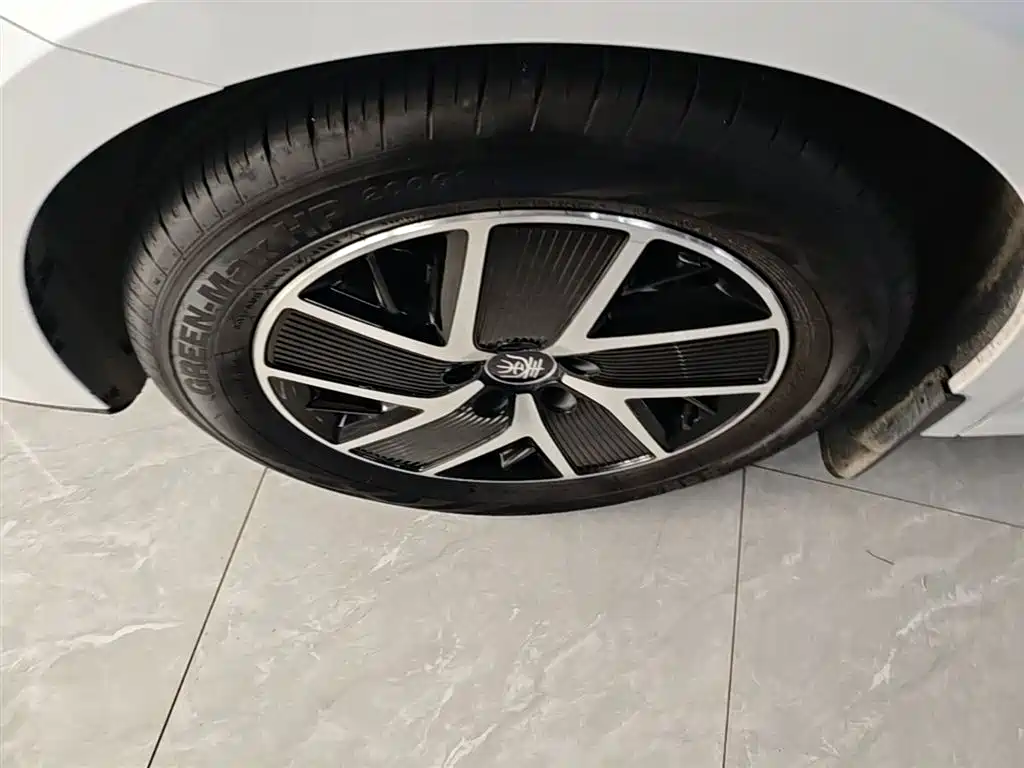BYD Qin L 2024 DM-i 80KM Superior фото 23