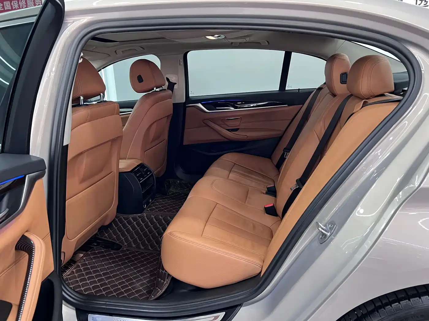 BMW 5 Series 2018 528Li Launch Special Edition фото 10