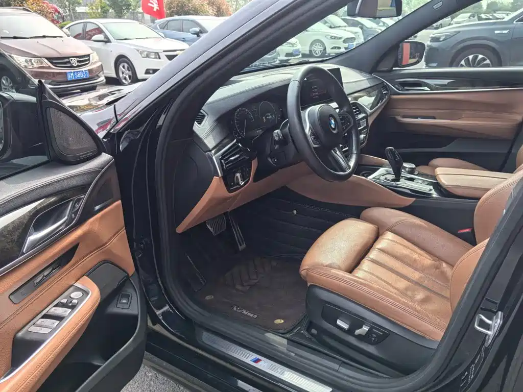 Фото 5 - BMW 6 Series GT