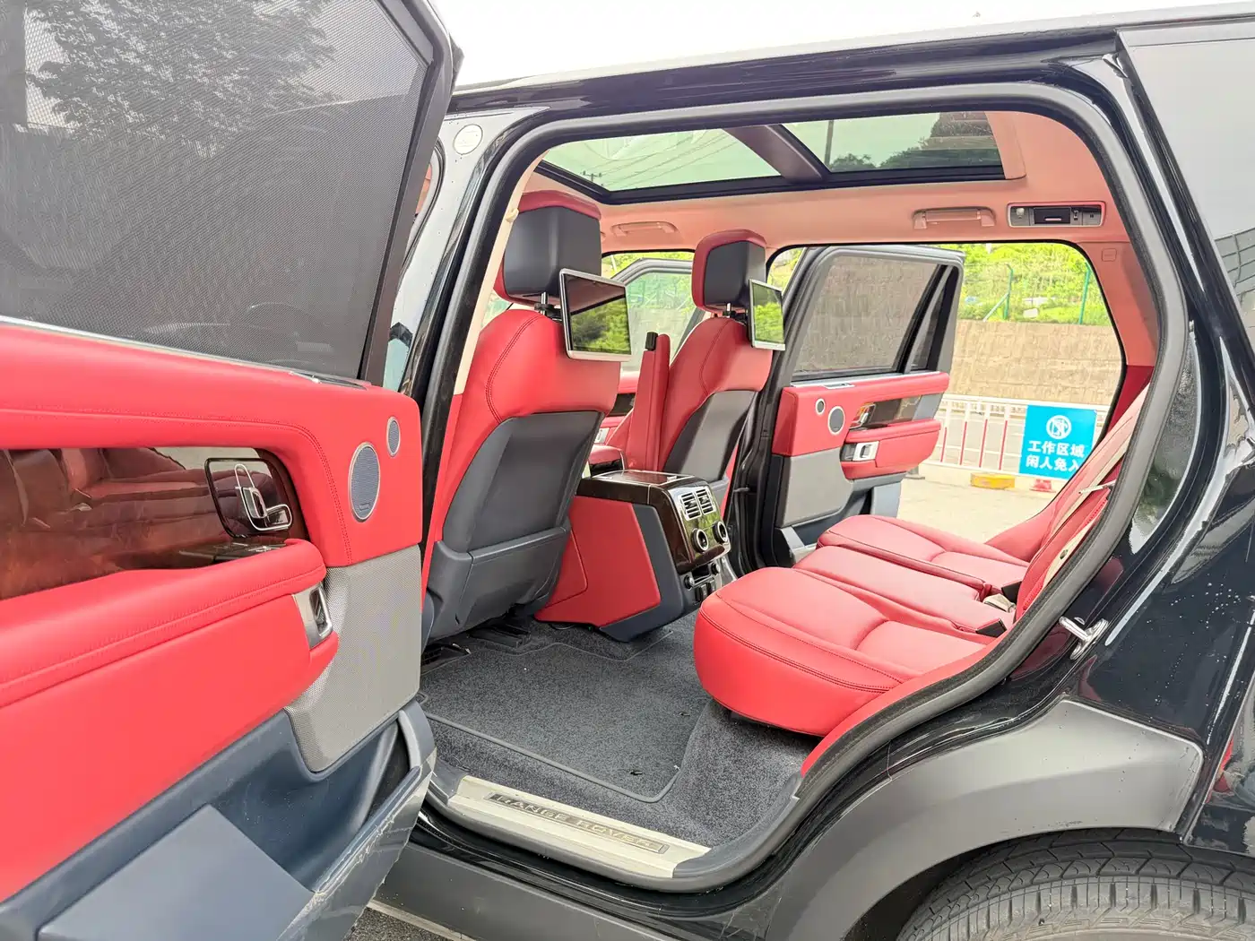 Land Rover Range Rover 2019 3.0 SC V6 Heritage Extended Edition фото 5
