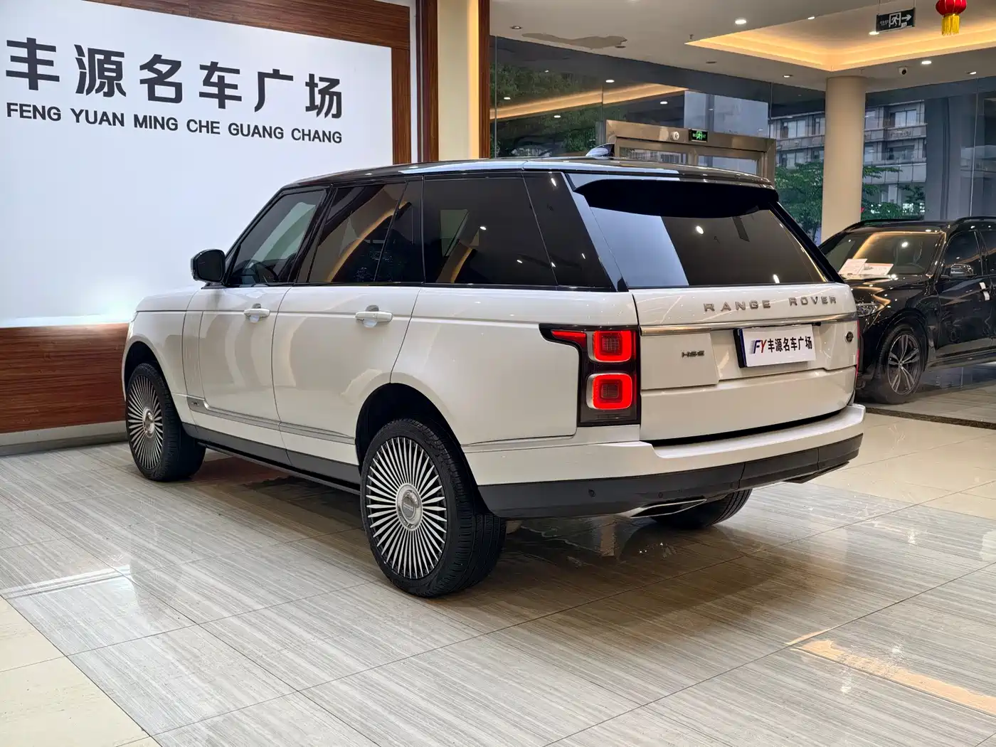 Land Rover Range Rover 2019 3.0 SCV6 Heritage Edition фото 31