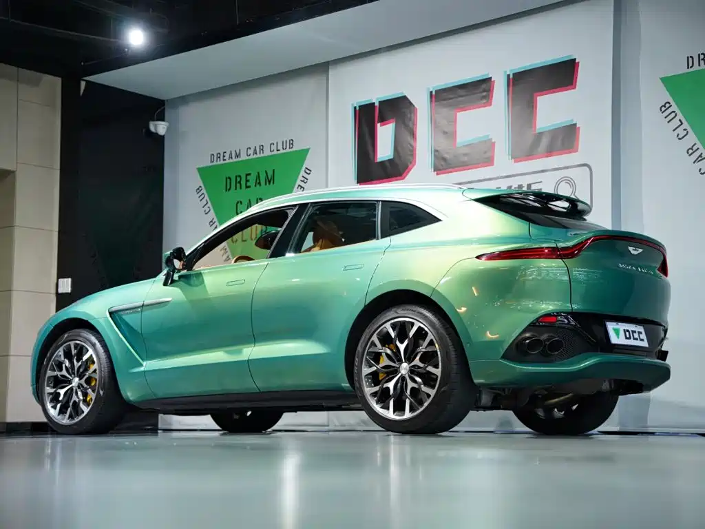 Photo 14 - Aston Martin DBX