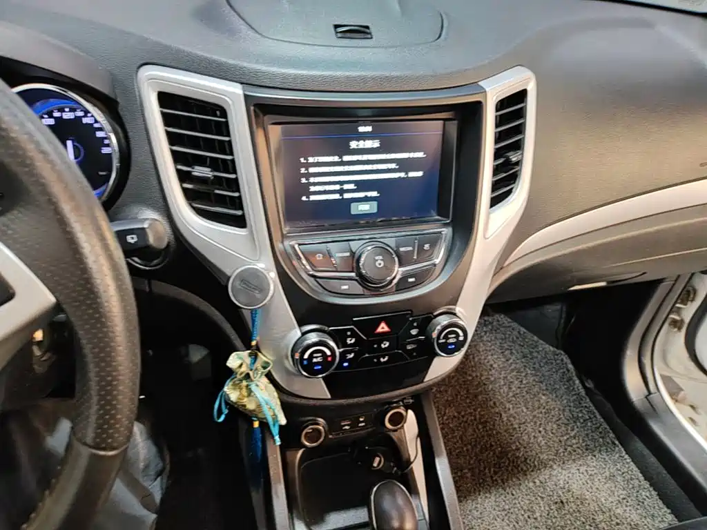 Фото 9 - Changan CS35
