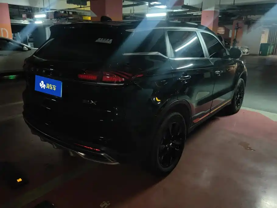 Photo 3 - Geely Atlas